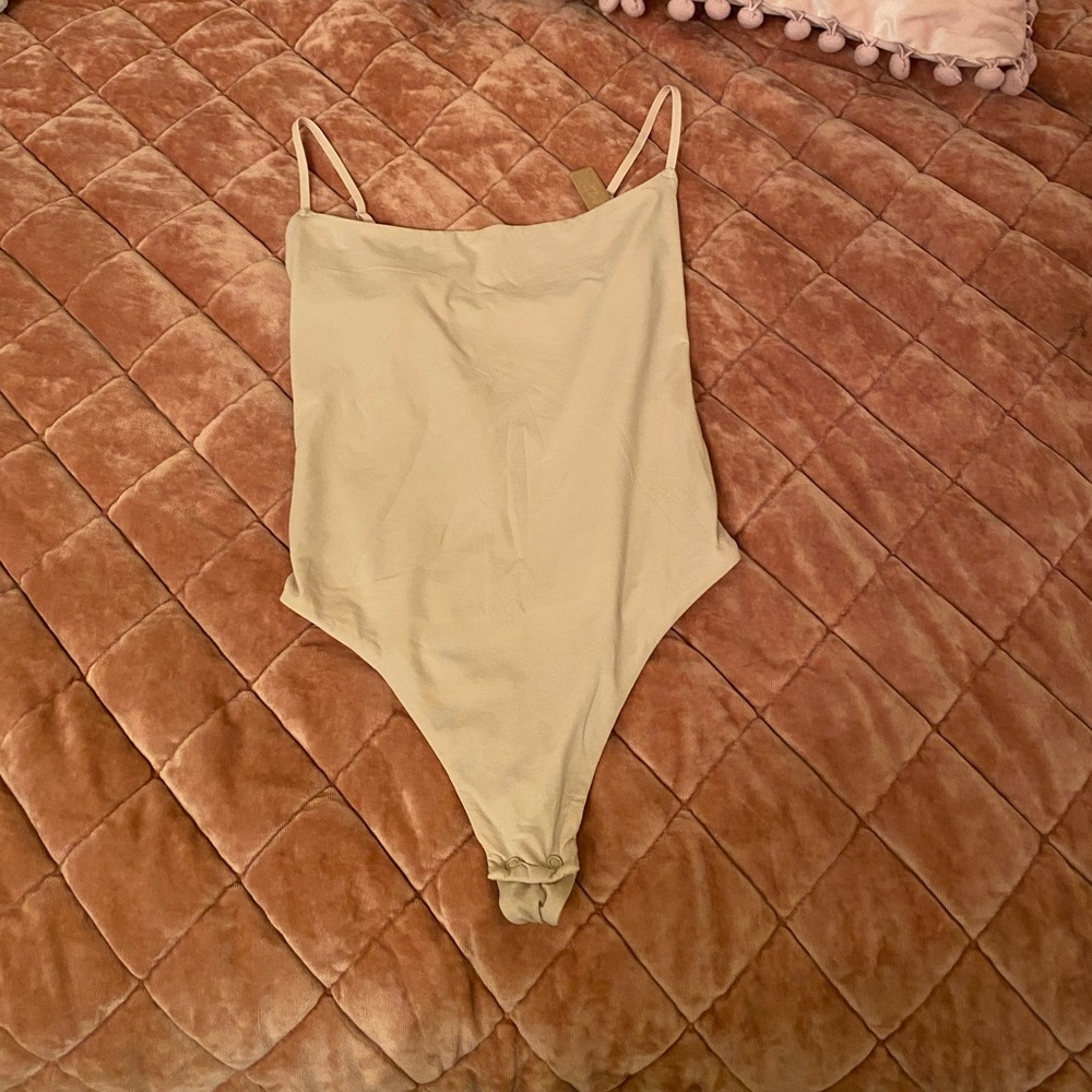SKIMS Fits Everybody Cami Bodysuit Small